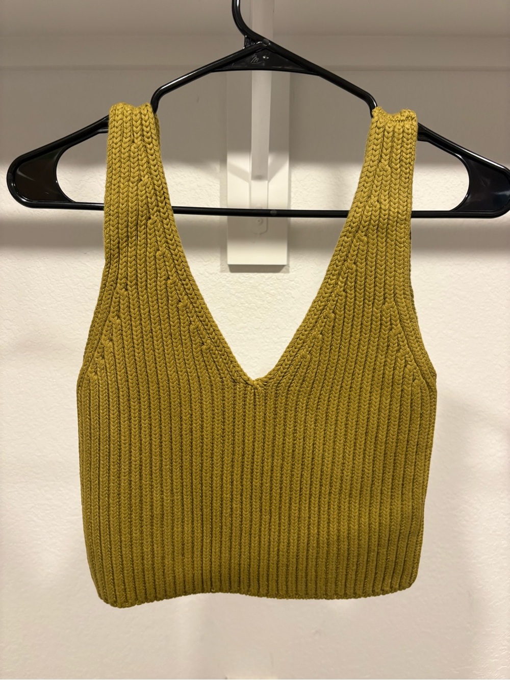 Ribbed V-Neck Cropped Tank Top - Mustard